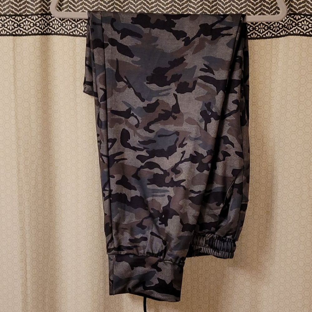 Brand new camo pants.